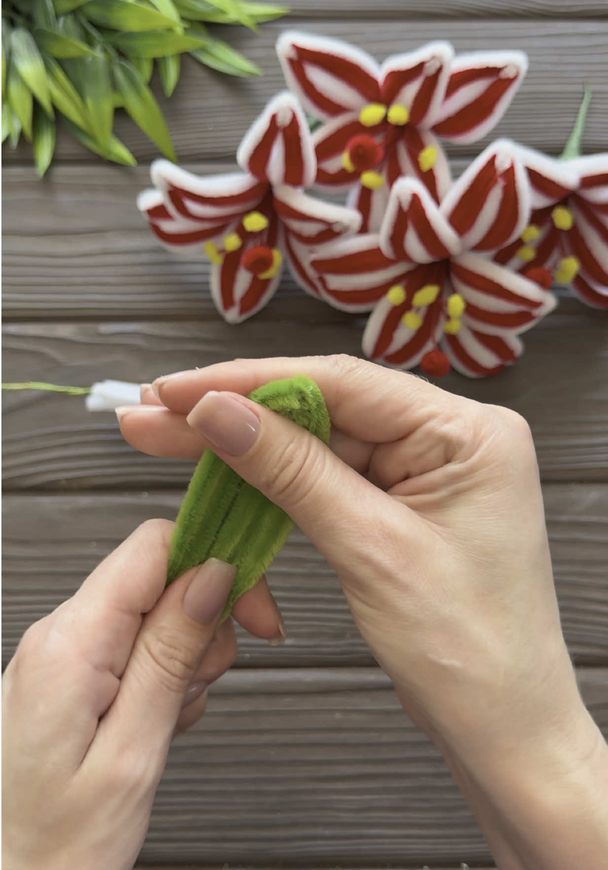 Amazing! Easy Lily from Chenille Stems DIY Craft Tutorial #homedecor #tutorial #DIY #chenilleflowers #craftidea #flower #fyp 