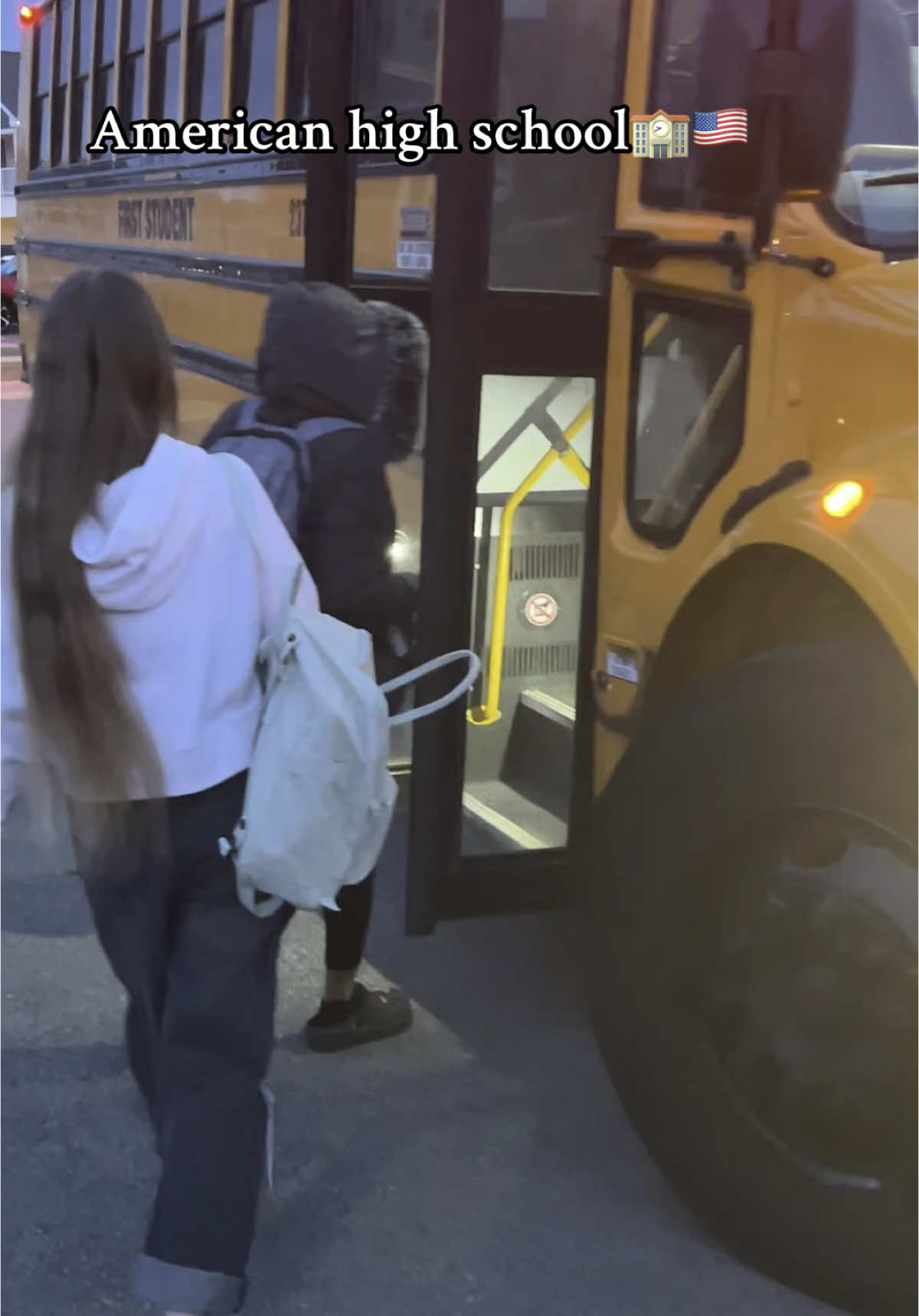 How is your school?#america #usa #exchangestudent #exchangeyear #flex #сша #америка #жизньвамерике #жизньвсша #highschool 