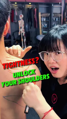 Feeling tight, stiff, or achy in your shoulders? 🥴 You’re not alone. Long hours at a desk, bad posture, stress, or intense workouts — they all take a toll on your shoulders. But the good news? You can change that in just a few minutes a day. 🙌 You don’t need any equipment — just a bit of space and a few deep breaths. 💨 🔁 Save & share with someone who sits at a desk all day. Your shoulders deserve this. 💪💗 #shoulderpainrelief #mobilityroutine #shoulderhealth #deskjobrecovery