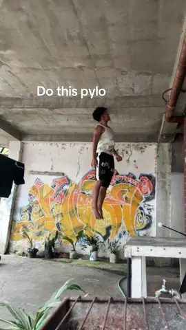 do this pylo to improve ur vertical😉 #basketball #verticaljump #highjump 