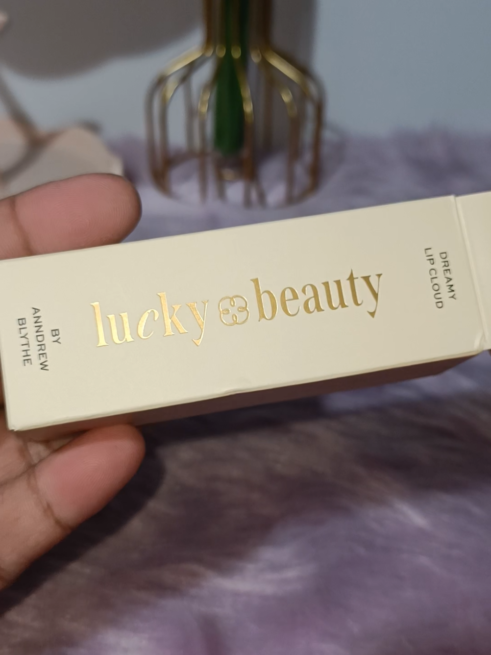 The shade is perfect for morena 😍✨ You must buy 😊😚 @luckybeautyinc @luckybeautyinc_  #fyp #trending #tiktokfinds #lipstick #lipcloud 