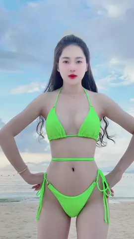 Đi biển mặc gì