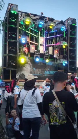 hari-hari ketemu @sinarmusicofficial  😹😹 bersama @this_is_prdt  @teameagle_official  karnaval desa Pesagi Kayen  #sinarmusic #soundviral #karnavalsoundsystem 