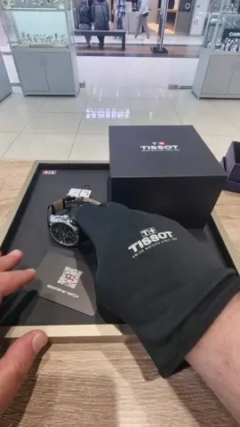 Tissot Couturier Chronograph T035.617.16.051.00 27580 грн для замовлення чи консультації пишіть в інстаграм Time.ua або вайбер 0638500400 Олександр Кварцовий хронограф Діаметр 41 мм Корпус із нержавіючої сталі 316L Стійке до появи подряпин сапфірове скло