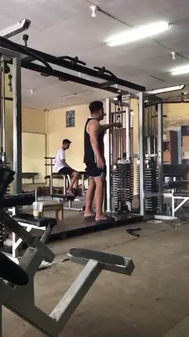 🐒 #gym #workout #gymbro  #GymTok #gymmotivation #katakatagym 