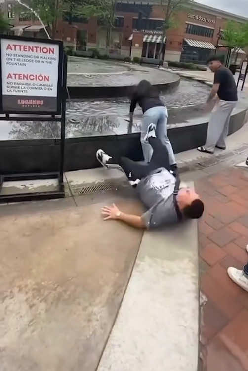 Funny slip and fall fail 🤣🤣 #funny #funnyvideos #fall #slip #fails #omg #haha #fyp #foryou #fun #viral #viralvideo #usa 
