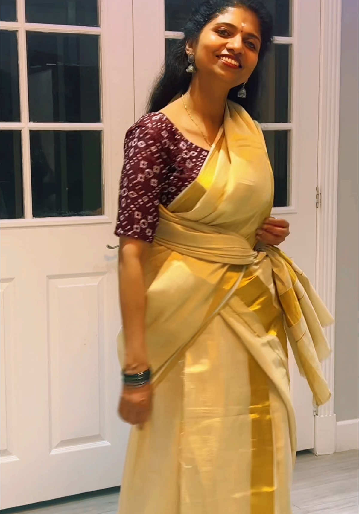 #goingwithtrend #ukmallu #malayalam #foryoupage❤️❤️ #tamilsong 😍😍 💫 Dancing to the timeless rhythm of tradition and grace!   Every beat echoes culture, every move tells a story 💃🌿   #MalayalamReel #CulturalVibes #KeralaTradition #DesiDance #InstaPerformance #SouthIndianElegance #ReelTrend #EthnicVibes #TraditionalDanceMagic