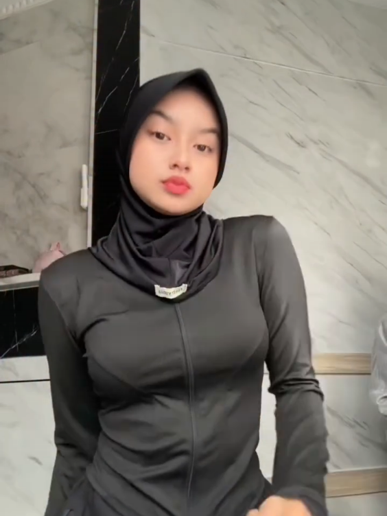 abis olahraga😅 #fyp #4u #fypppppppppppppppppppppppppppppppppppppppppppppppppppppppppppppppppppp #beranda #foryoupage #berandatiktok #foryou #fypシ #masukberanda #cewekcantik #4you #4upage #xyzbca #xybca 