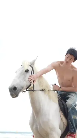 hey girl   #keyancheng #horseriding #crush #chineseboy #mucles #abs #handsome #china 
