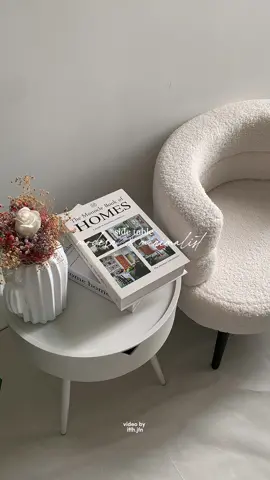 worth the hype! Side table ni memang cantikss gilerr <333 looks modern & minimalist style ✨ Get yours too!  #sidetable #sidetabledecor #sidetables #sidetablestyling #sidetablemakeover @MR-LINQMMYH 