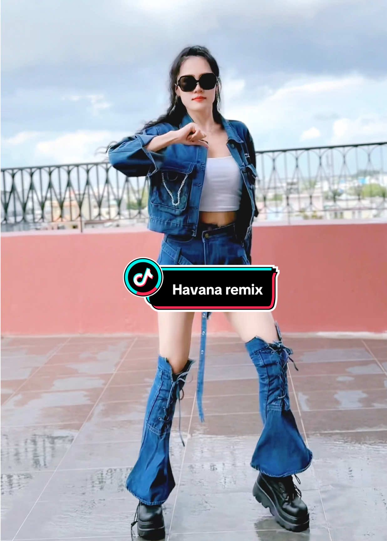 CHÚT CÁ TÍNH THÊM PHẦN TỰ TINN ĐÚNG HONG NÈE...⭐️⭐️🔥🔥#xuhuong #trend #fyb #tiktokdance #dancer #daotaodancebar #lophocnhayquan7 