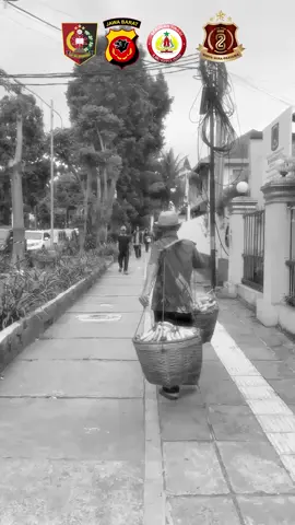 Kakek Penjual Pisang: Semangat Tak Pernah Pudar di Usia Senja