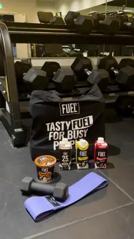 What’s in our gym bag?💪🏼  #FUEL10K #FuelYourJourney #BreakfastDrinks 