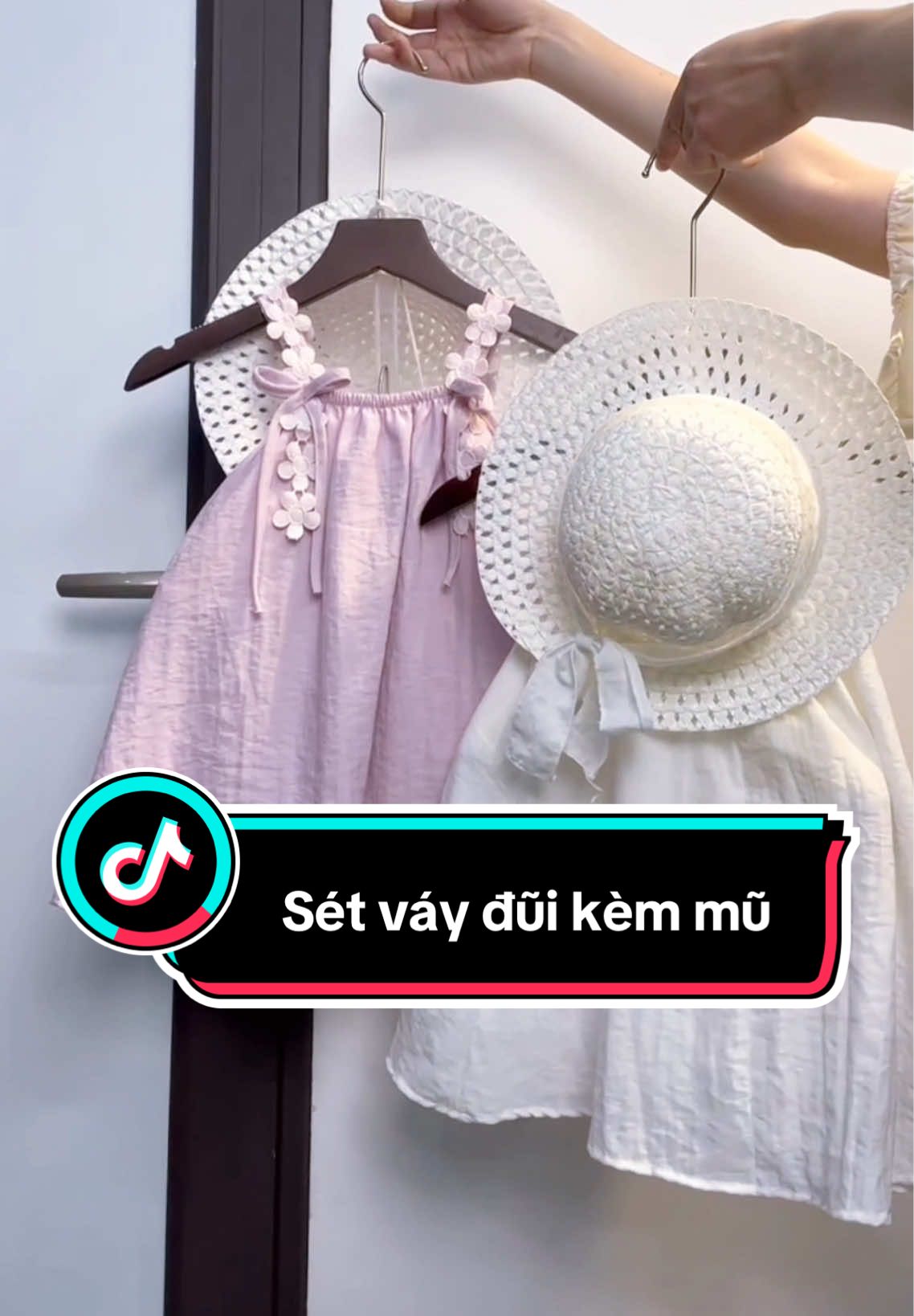 SÉT VÁY ĐŨI 2 DÂY XINH CHO BÉ #tiktokthoitrang #xuhuongtiktok #thịnhanhtiktok #fyp #vayxinhbegai #thơitrang2025 #babykids96 #hottrend #trending 