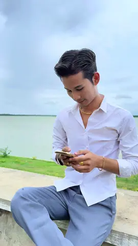 ရှုပ်ကုန်မယ်နော်😁@🐲 Nay Min Myat 🐲 @💜ဝိုင်း💜 @🖤မဲမဲခေါခေါ🖤 #unaymin7000000 