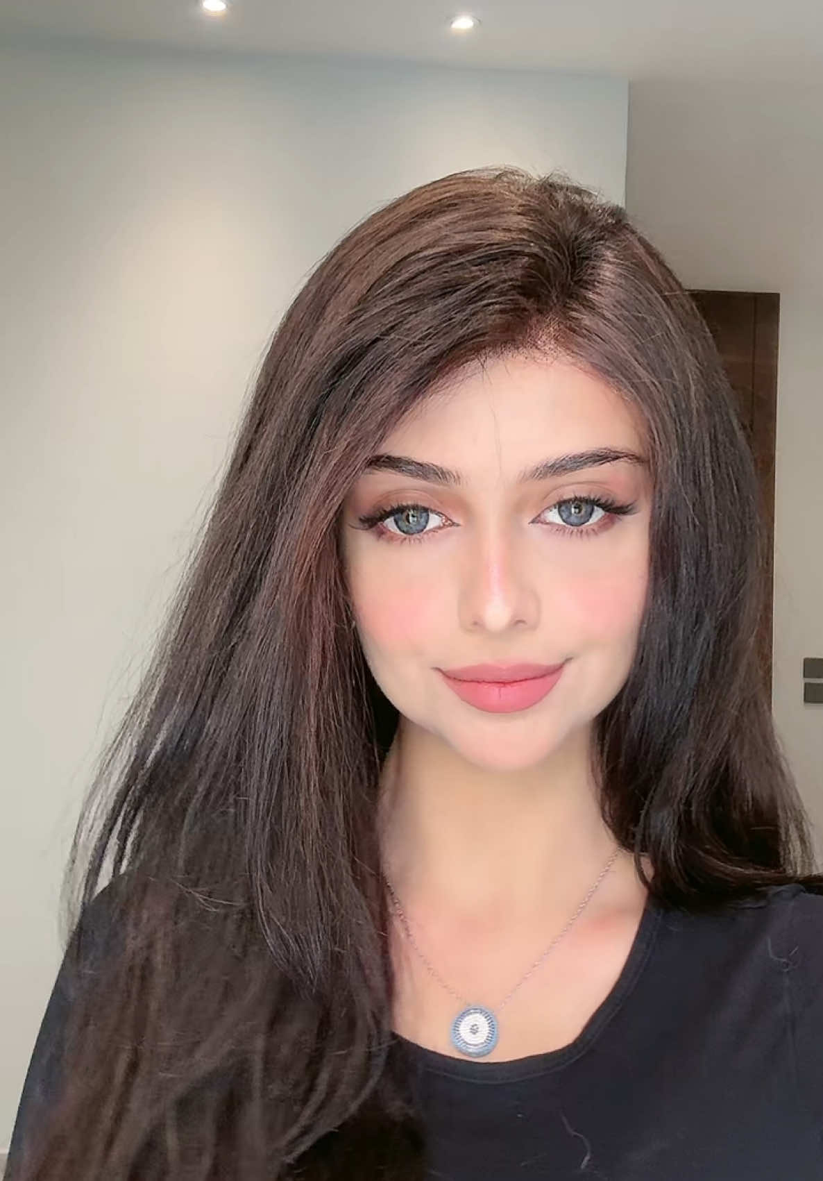 كلها تفتح النفس ماني قادره اختار لون مفضل 💄✨✨ #lipcombo #maybelline #maybellinepartner #superstayteddytint#ليان_الشهري #fyp #foryoupage #🇸🇦 #السعودية #🥕 