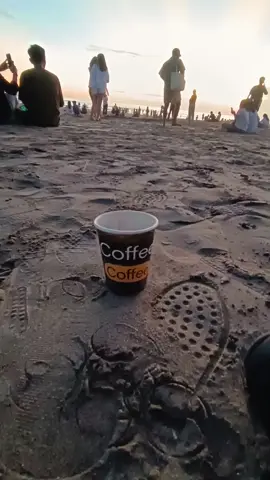i need come sunsets and coffe ☕ #coffe #beachbali #sunset #senja #petitengetbeach #bali  #rekomendasicoffe #kopibali  #blackcoffe 