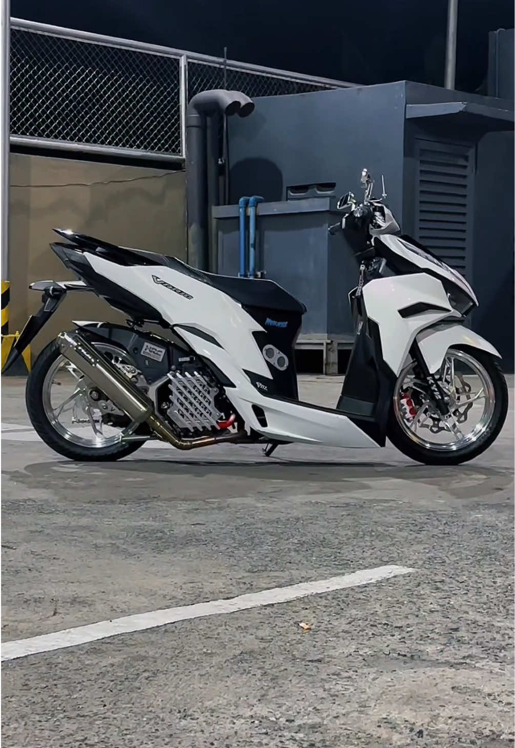 bagong template 😆 hahaha #makeitvirаl #fypage #variomodifikasi #hondavario125 #indoconcept #indonesia #nonstopmodifikasi #hondaclickwhite #indonesianconcept #hondaclick125  