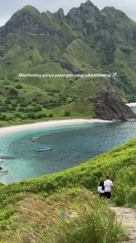 Nikmat mana lagi yang bisa di tanding kalo punya pasangan yang suka traveling juga 🥰 #opentrip #komodo #labuanbajo #sailingkomodo #tiktok 