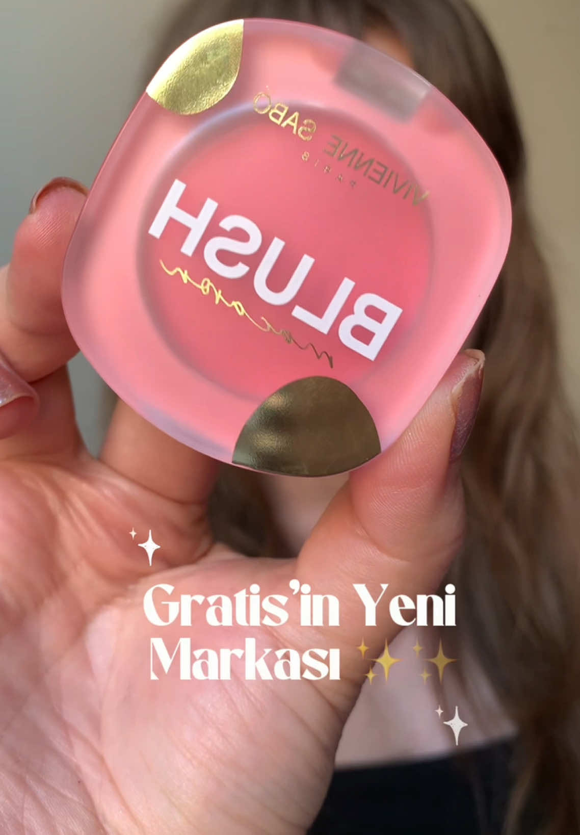 Bayağı iyi bir toz allık! 🫶🏻 Markanın denememi istediğiniz diğer ürünlerini yoruma yazıınn 🫶🏻 reklam degil @Gratis @Vivienne Sabó Paris  #viviennesabo #gratisyeniürünler #yeniürün 