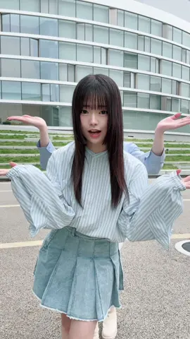 流行りの中国ダンス❕❕後ろで羽作ってくれた🪽#おすすめ #fyp #dance 