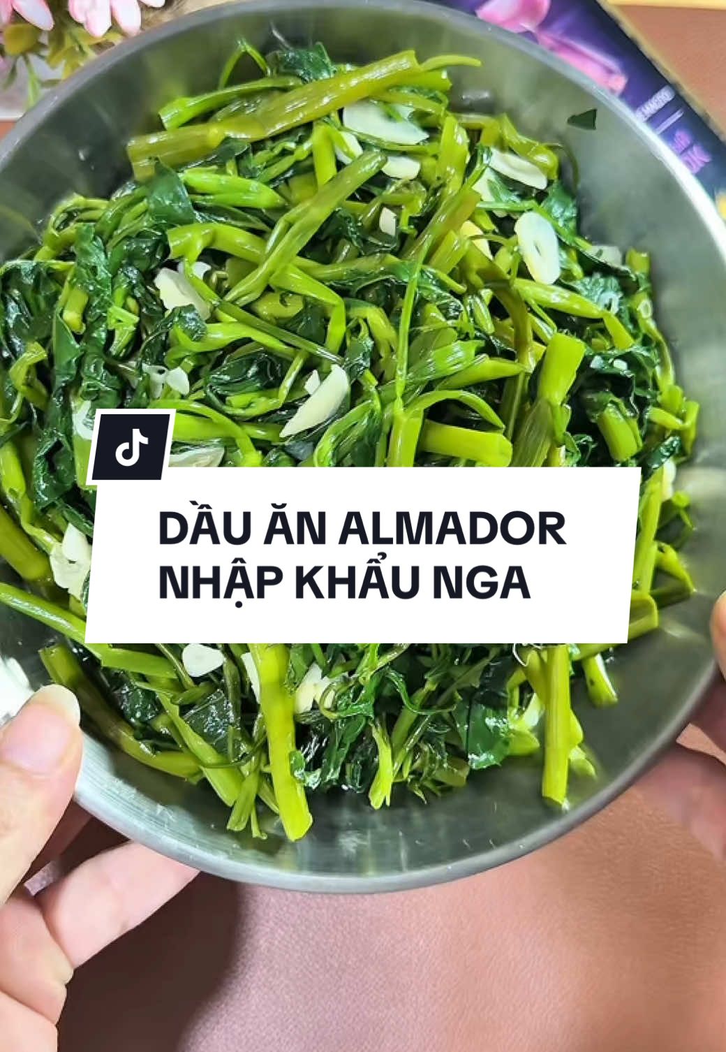 Rau muống xào tỏi kết hợp dầu oliu đúng bài luôn các bác .Dầu Almador nhập khẩu từ Nga . @An 1989 
