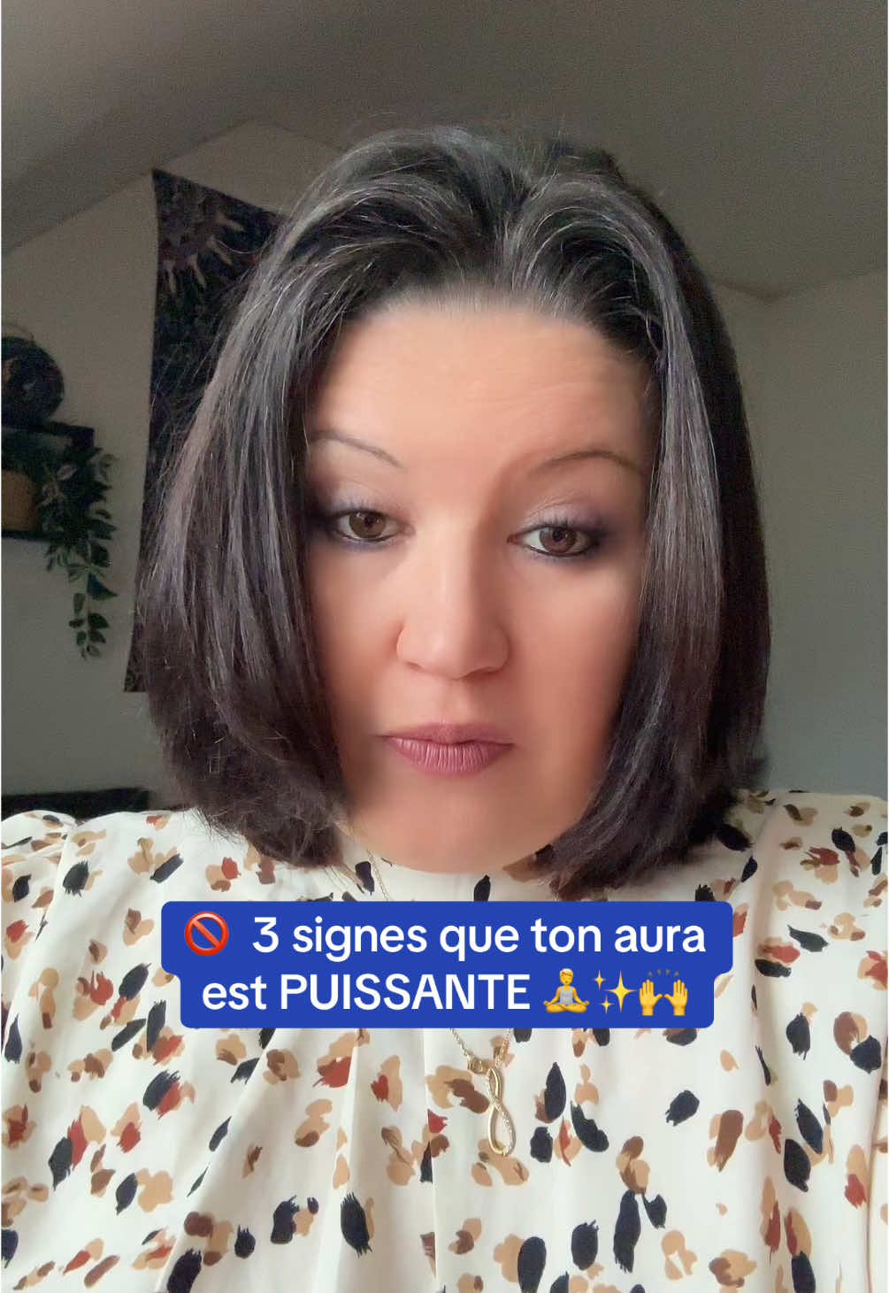 ✨ Voici les 3 signes que ton aura est PUISSANTE ✨ (Spoiler : si tu les reconnais… ton karma te protège 😌) 🎥 Regarde bien la vidéo jusqu’à la fin pour savoir si c’est ton cas. Certains signes ne trompent pas. Et quand ton aura est forte, tout s’aligne autour de toi… ou tout explose 💥 👁 Tu veux savoir si cette personne est ton âme sœur ? 💞 S’il y a un lien karmique ? 🔢 Ou ce que ton prénom et ta date de naissance révèlent sur toi ? 📩 Écris-moi en DM pour une lecture karmique complète (numérologie & âme) 🔮 Je te dirai tout ce que tu dois savoir pour avancer (ou t’en détacher 🙃) #Aura #Karma #Numérologie #LectureDAme #AuraPuissante #LienKarmique #CheminDeVie #Spiritualité #ÉveilSpirituel