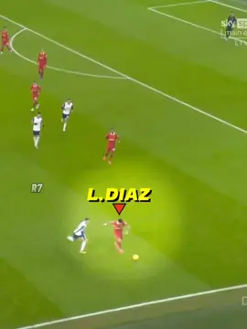 When Luis Díaz turns the pitch into a dance floor #LuisDiaz #FootballSkills #DribblingSkills #SoccerEdits #Footwork #FYP #ViralVideo #ForYou #TikTokFootball #SkillCheck  #Unreal #MagicFeet #NoWayHeDidThat #SmoothMoves #Talent 