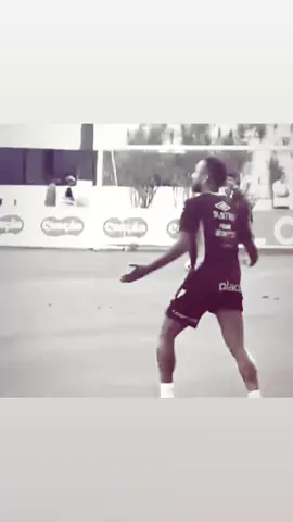 #fyp #tiktok #foryoupag #viraltiktok #neymar #goat #footballskills #neymarjr10 