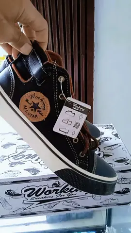Info pemesanan klik di keranjang kuning....  #sepatu #sepatukanvas #sepatusneakers #sepatucasual #sepatupria #trend #fyppppppppppppppppppppppp 