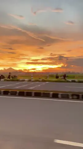 #fyp #sunsetvibes #masukberanda #overdistortion #pekalongan24jam#exittolsetono 