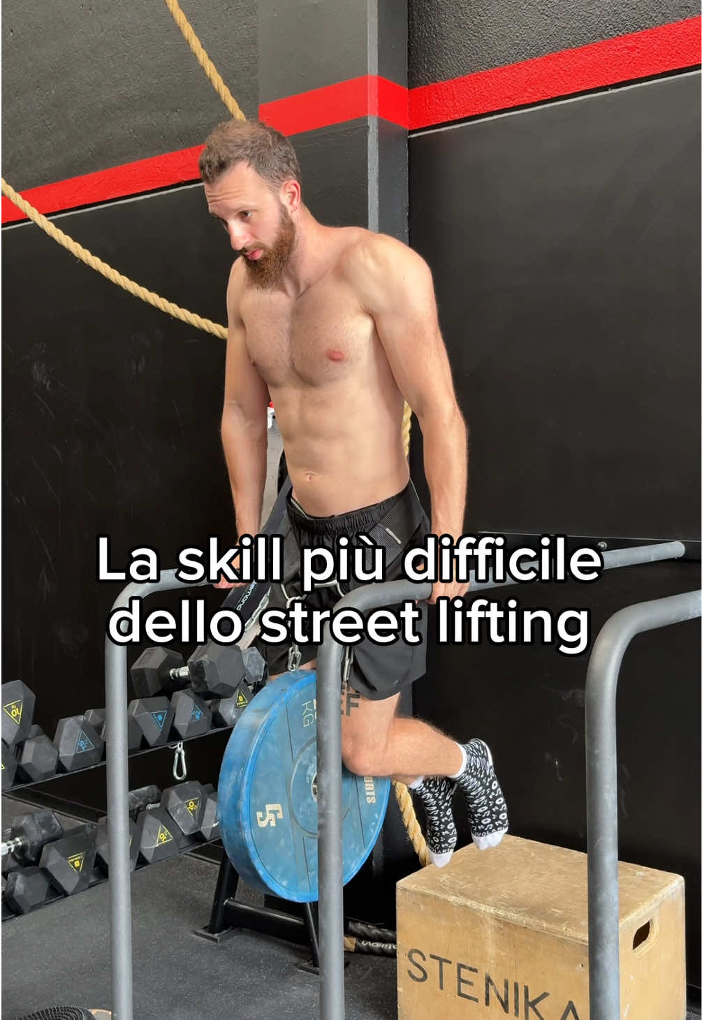 La skill più difficile dello street lifting 🔥 #streetlifting #zavorrate #dipzavorrati #calisthenicsitalia #calisthenics #weightedcalisthenics #fitnesshumor #gymhumor #fitreels #nonprovateacasa #traumainterno 