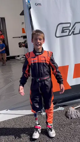 I’m pretty sure my dad has said every word in this piece of audio just in one single race hahaha 🤣 🎢
