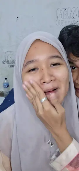 nggak sabaran amat. sabar dikit napa bang biar cantik ini istrimu @trivaskincare.official #fyp #anisa #skincareroutine 