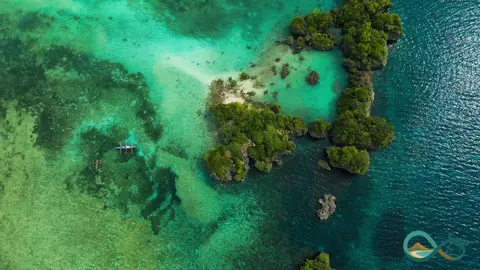 Isle of the Shallow Blue Take a cinematic journey to Paguriran Island in Sorsogon, where a natural lagoon glows in shallow blue, encircled by ancient rock and silence. This visual experience brings you into the heart of nature’s quiet masterpiece. #aetrovisuals #dji #droneshots #aerialview #dronecinematography #explorephilippines #beachvibes #naturelovers #cinematicdrone #travelphilippines #fyp 