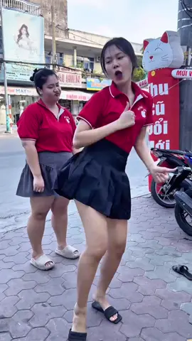 Nhãy tùm lum🤣