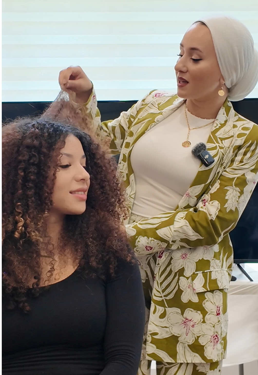 PART 1 CADŌ CONSULT ✨from last weekends Cadō workshop at @hairbyreemasalon  Do you or your clients struggle with these issues? Stay tuned for Part 2 (the process & results) #cadocurlymethod #torontocurlyhair #curlycutinspo #cadocut #curls #naturalhair #texturedhair #curls #thecadōcut #curlycutinspo #curlyhairinspo #thecadōmethod  #hairporositytips #cachos #cacheados #cacheada #cabelos #beforeandafter #hairbyreema#behindthechair #mississaugahair #torontohair #haircutting #haircolorspecialist #hairtrends #crespas