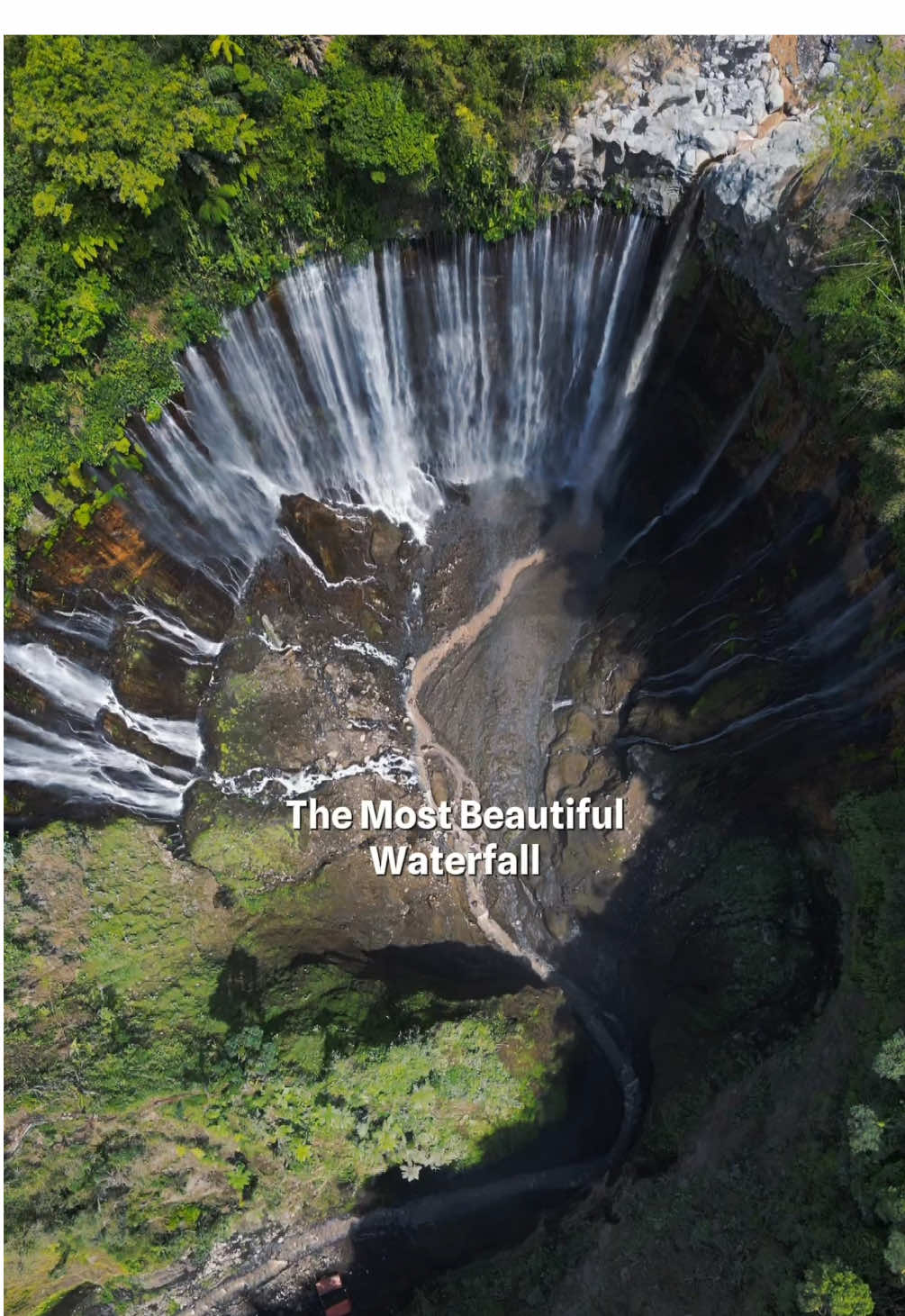 Air terjun terindah di Jawa Timur.. #tumpaksewu #airterjun #airterjuntumpaksewu #cobansewu #waterfall #fypage #lumajang #malang #pronojiwo #jawatimur 