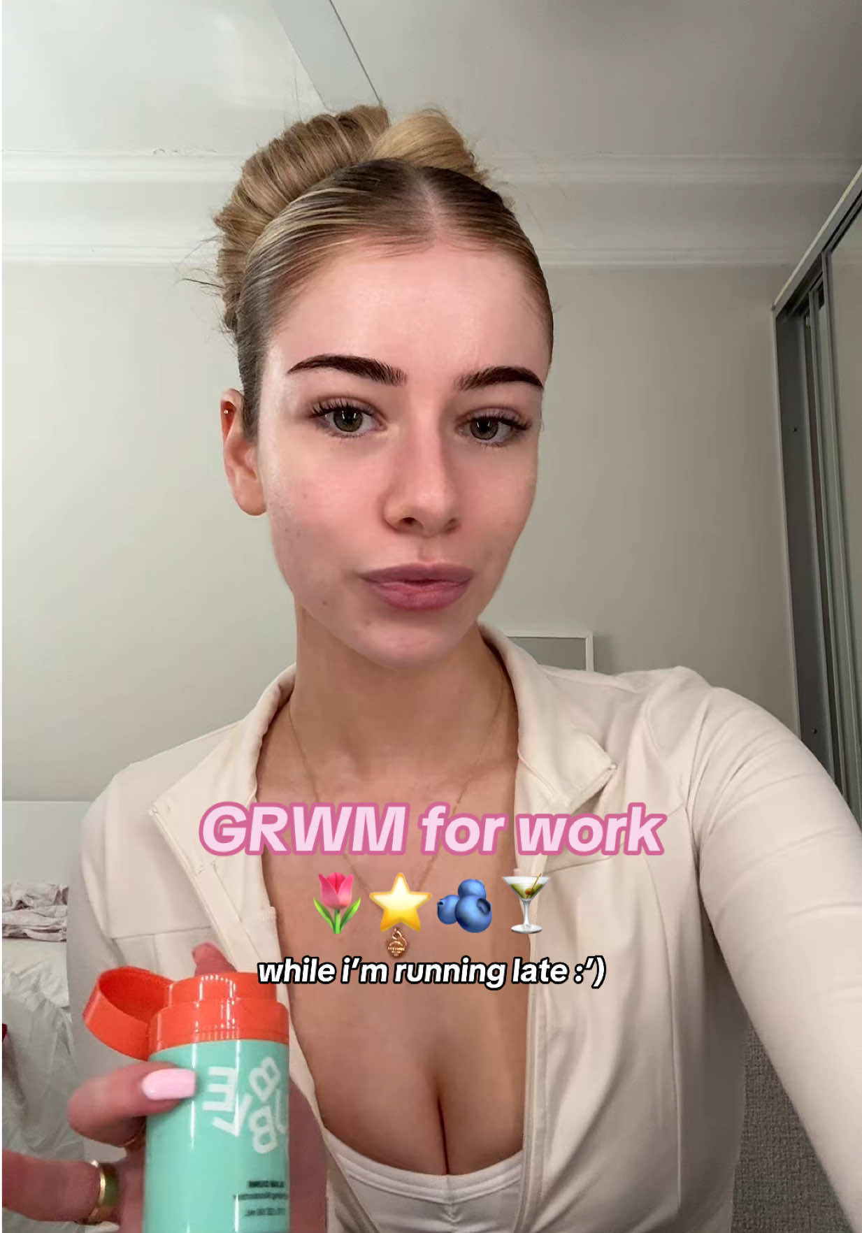 this is so chaotic lol imagine we are on facetime tho x #grwm #grwmforwork #makeup #skincare #facetime 