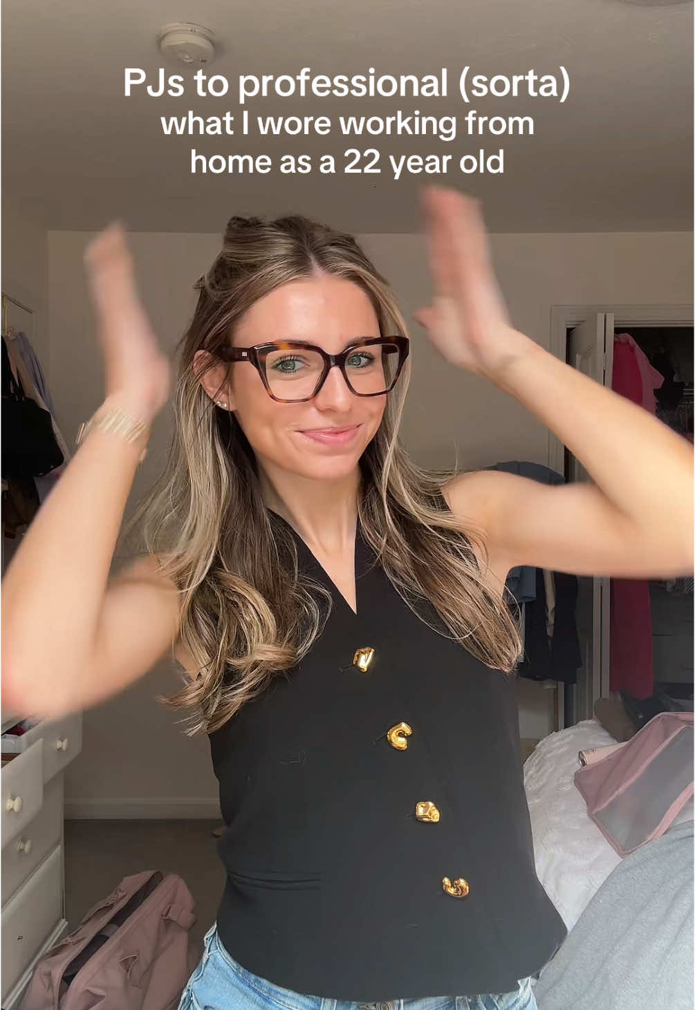 look good feel good! top is @nuuly duh #nuulypartner #cluubnuuly #nuuly #postgrad #wfhlife #wfh #officelife #officeoutfit 