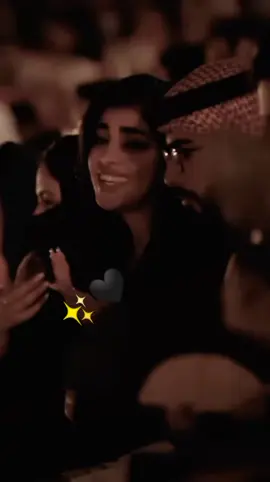 الحب هو أن تبقى القلوب عَ العهد حتى وان كثرت مشاكلها 💍♥️.
