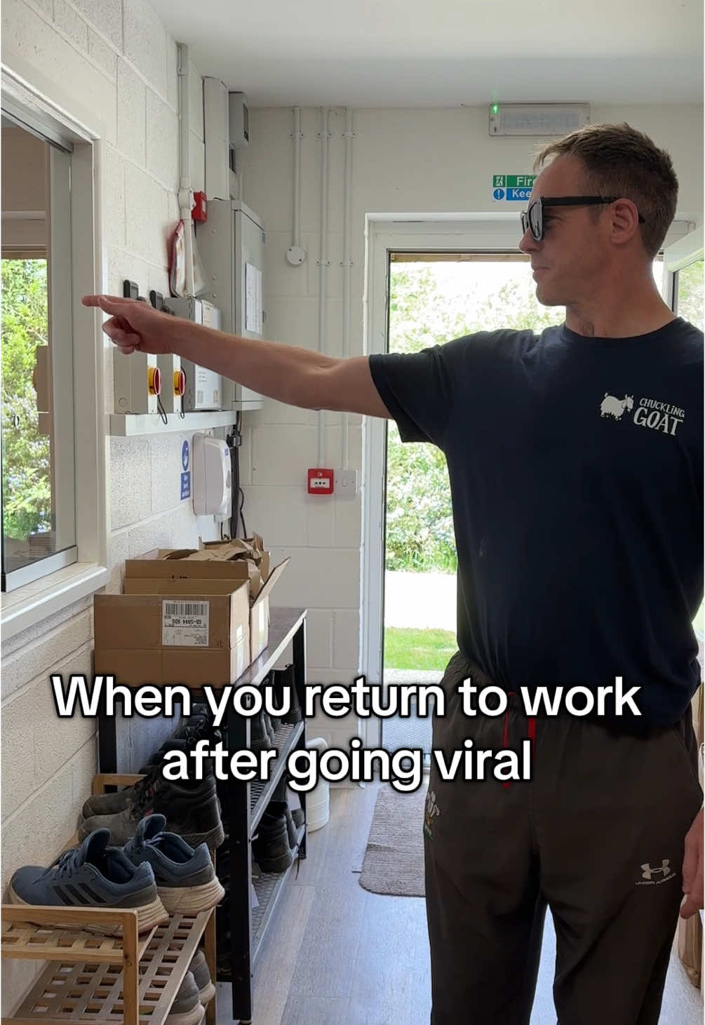 He basically thinks he’s a celeb now 💅🏼 #workhumor #relatable #funnyreels #viral #officelife #socialmedia #fyp 