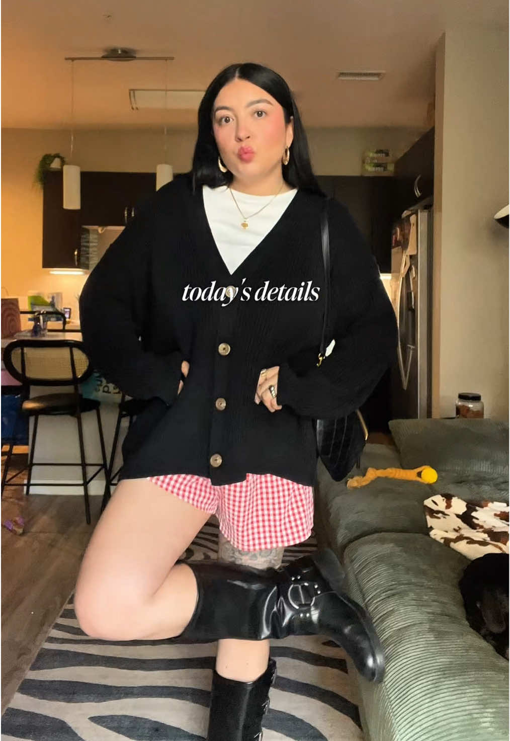 Today’s coffee shop date outfit 💫✨ There’s something about a timeless, classic bag that just pulls everything together. This one’s from quince and i’m in lovvvvve! if you’re new to @onequince you can use code INFG-25ANAVASQTERPS10 for 10% off your first purchase! #QuincePartner #coffeeshopvibes #OOTD #pinterestoutfit #outfitoftheday #outfitinspo #midsizefashion #midsizestyle #bagdetails #coffeeshopdate #denver #denvercolorado #denvercontentcreator #fyp #CapCut 