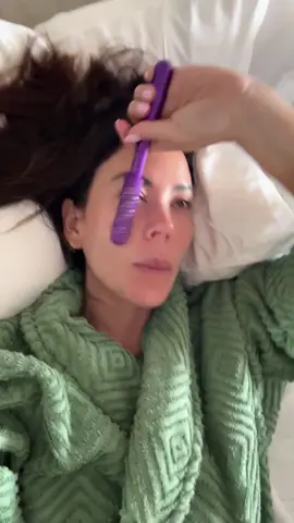 Good morning, Depuff my face with me… #lymphaticdrainage  #facialroller #faceroller #skintok #tiktokshopcreatorpicks #tiktokshopsummerturnup #SuperBrandDay #dealsforyoudays 