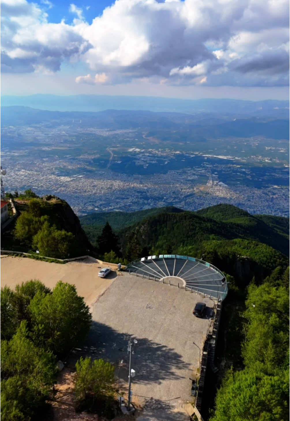 Kiminle gitmek isterdin ? #drone #dronevideo #keşfetteyizzz #creatorsearchinsights #keşfetbeniöneçıkart #virał #türkiye #nature #bursa 