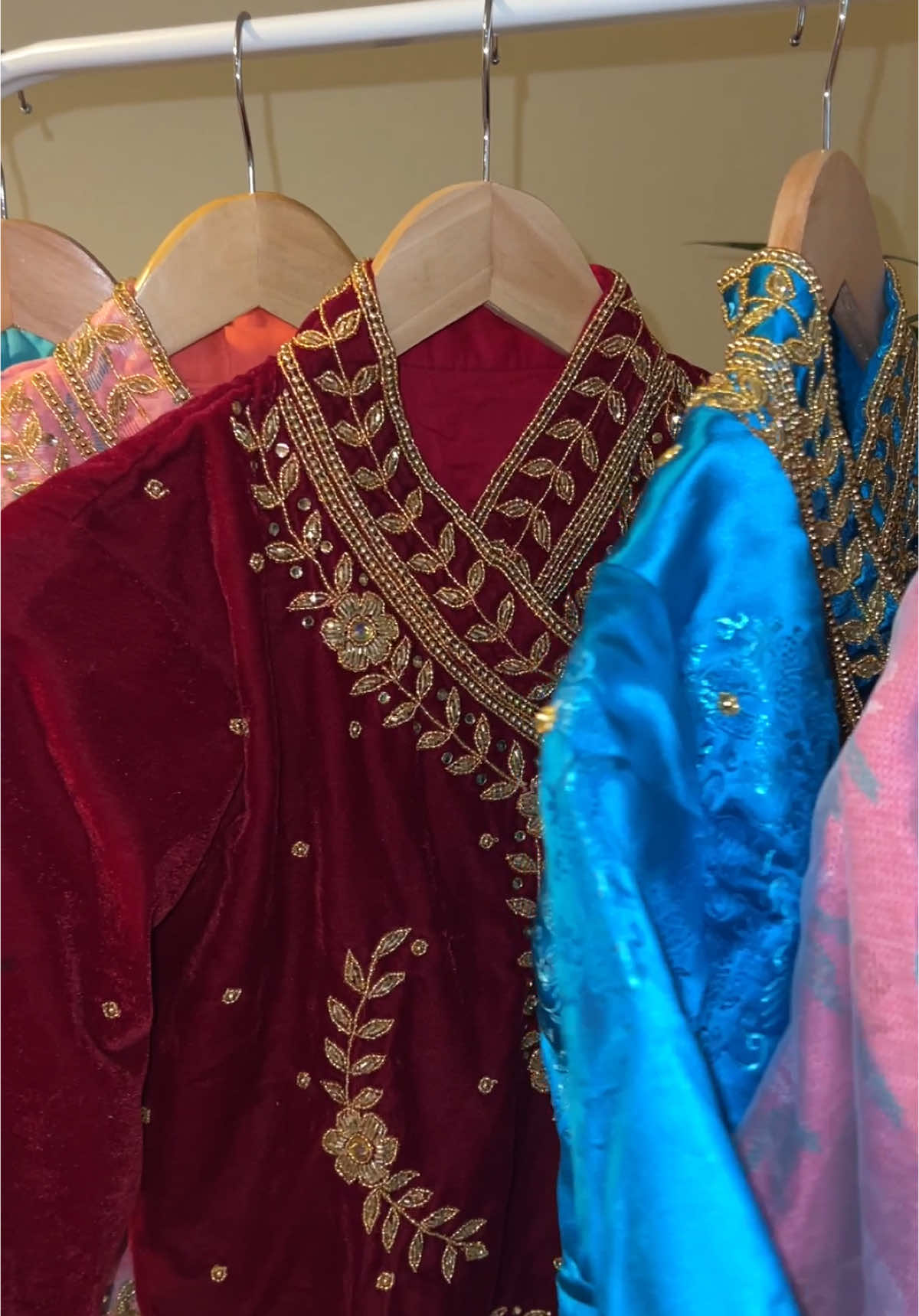 Tas-kuchin choli available now ✨🌸  #fyp #SmallBusiness #chahana1_ #choli #nepaliuk #clothinguk #trendin #goviral #nepaliattire 