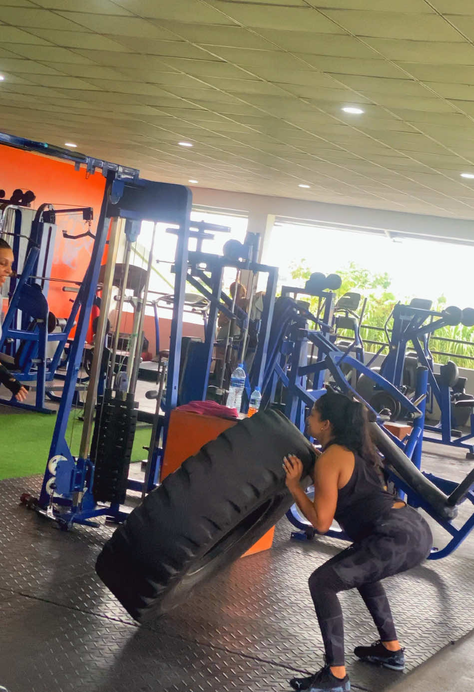 Bent u op zoek naar een Fitness coach? Neemt u gerust contact met mij📥 The Multibox -Ringwegnoord #fyp #Fitness #gymmotivation #cardio #conditioningtraining #strenghttraining #summerbodyworkout #gym #weightlifting #workout 