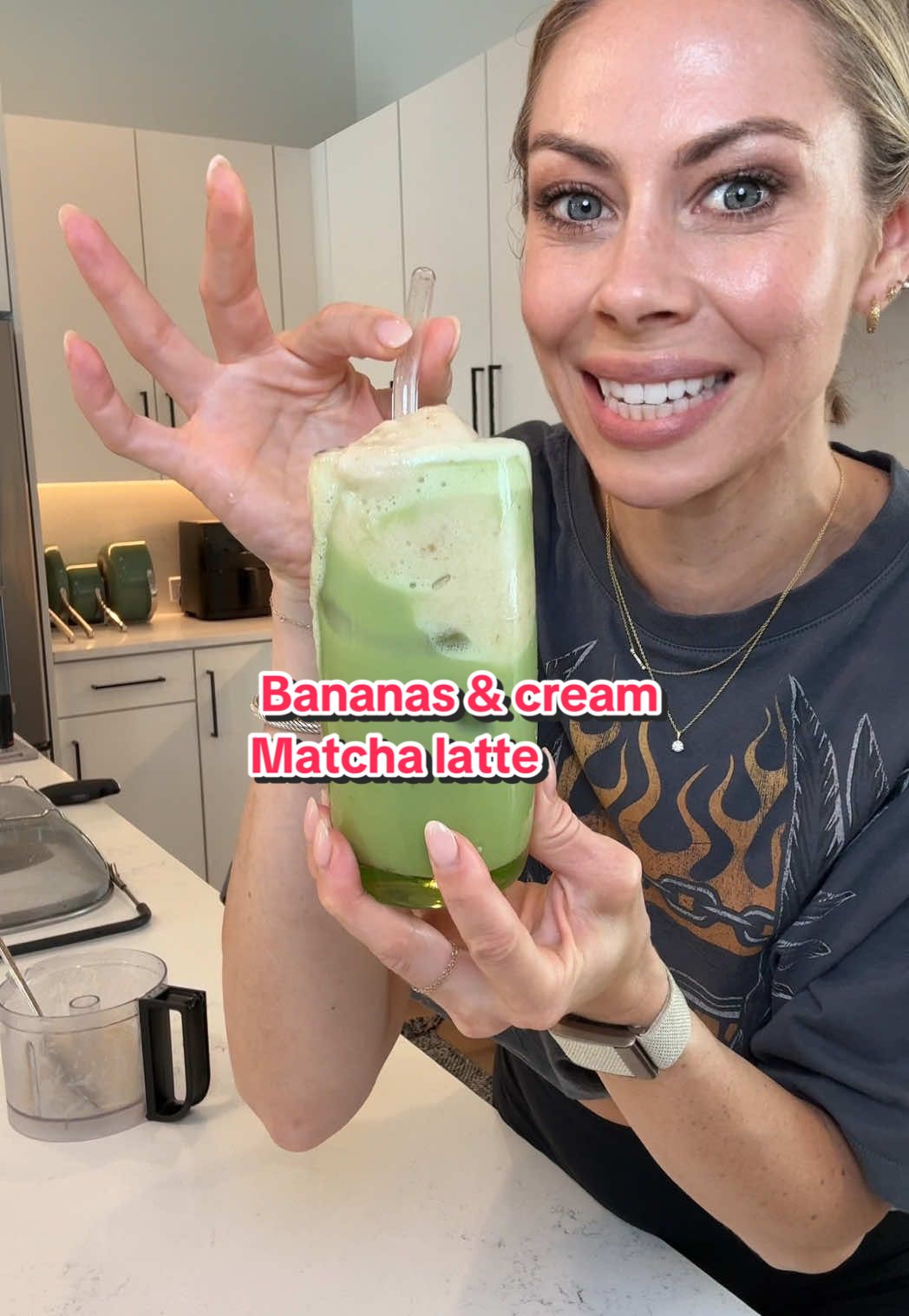 A bananas & cream matcha latte 🍌  #MatchaLatte #HealthyDrinks #WellnessRecipe #CleanEating #BananaMatcha #DairyFreeLatte #TikTokWellness #HomeChefLife #MorningRituals