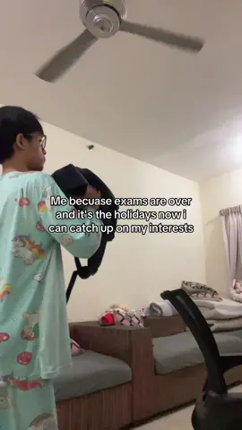 Two birds in one stone ahh  #exam #limbuscompany #bl #thesummerhikarudied #art #flop 