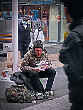 The greatness of a heart is not measured by what it possesses, but by what it is willing to share, even when it has so little. Let us be grateful to those who, despite their own destitution, still find the strength to give🥺❤️🙏. #respect #awareness #humanity #fypviralシ #emotional #kidness #viralvideos #motivation #1mviews 